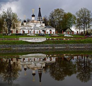 Храм Спаса Нерукотворного 17 века.jpg